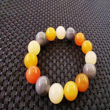 金丝玉彩玉手串