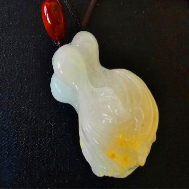 金丝玉籽料吊坠