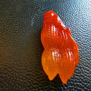 金丝玉籽料红宝石光挂件