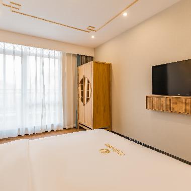 豪华露台阳光套房